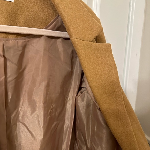 Women’s Camel Tan Coat - Picture 3 of 4
